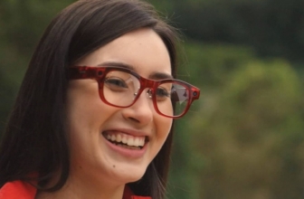 HTC Vive Eagle Kacamata Pintar AI Berkamera 12 MP