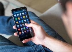 Pengin Cicipi Jaringan 4G Plus Indosat yang Kencang dan Stabil? Pakai Smartphone Ini