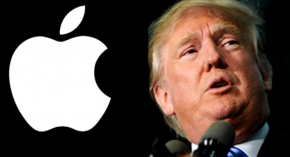 Trump  Memakai iPhone Baru
