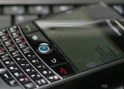 Throwback Phone: BlackBerry Bold 9000 dan BlackBerry Storm yang Menghebohkan