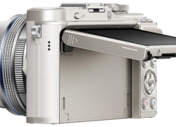 Olympus PEN E-PL9 Siap Selfie Desain Kompak