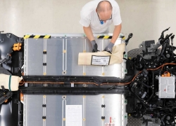 China Kuasai Produksi Baterai Mobil Listrik