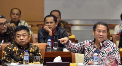 DPR Desak Pemerintah Ungkap Kebenaran Terkait Polemik Registrasi Kartu Pra-Bayar