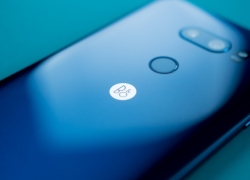 LG V30 Plus Morrocan Blue Edition Resmi Hadir di Indonesia