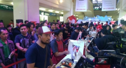 Ribuan Orang Antre di Penjualan Perdana Nova 2 Lite