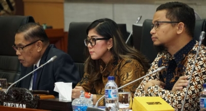 DPR Akan Panggil Operator Soal Kebocoran Data Kartu Pra-Bayar