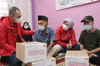 Indosat Ooredoo Bagikan Ribuan Paket Donasi
