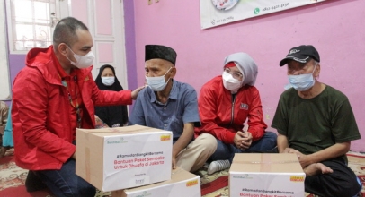 Indosat Ooredoo Bagikan Ribuan Paket Donasi