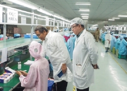 Menkominfo Rudiantara Bangga Pabrik Advan