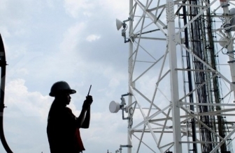 Lelang Frekuensi Diundur