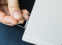 4 Alat Pengganti Pencolok Slot SIM Card