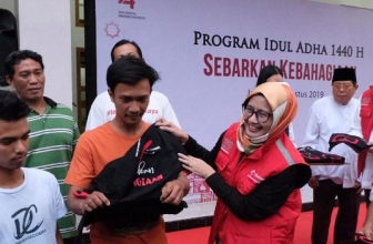Telkomsel Sebarkan 751 Hewan Kurban