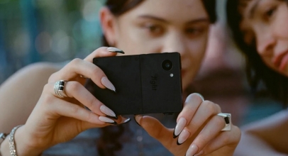 Light Phone 3 Smartphone Minimalis untuk Digital Detox