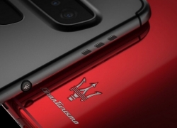 Konsep Smartphone Maserati GranTurismo dengan 7 Speaker