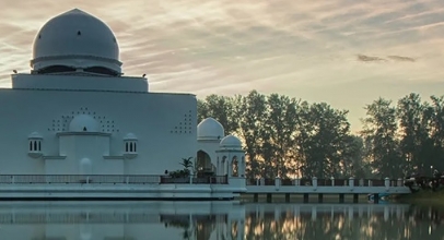 XL Axiata Wakaf Masjid di Aceh