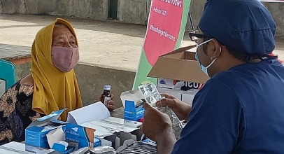 Mobil Klinik Indosat  Bantu Korban di Kawasan Terdampak Banjir