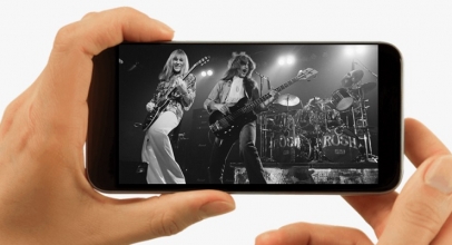 XL Corner: 5 Film Netflix Genre Musik Dokumenter Wajib Tonton