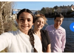 Fitur PhotoBooth Google Pixel 3, Cium dan Cepret saat Selfie