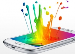 Ponsel Berlayar AMOLED akan Serbu Pasar Besar-besaran