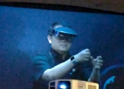 Menkominfo Rudiantara Ujicoba 3D Augmented Reality Berbasis 5G Indosat