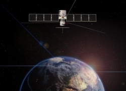 Mriya Gosong, Satelit Dikirim Pakai Beluga