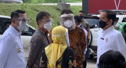 XL Corner: Presiden Jokowi Tinjau Sentra Vaksinasi di Depok