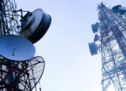 Smartfren Raih Laba dan Akan Beli Moratel