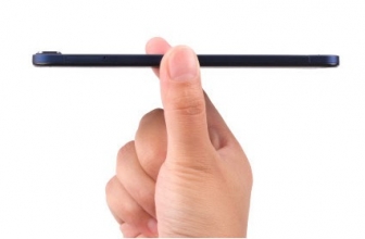 4 SMARTPHONE ADU TIPIS