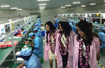 Tiga Ratu Kecantikan Kunjungi Pabrik Advan di Jateng