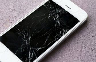 4 Langkah Tangani Layar Ponsel yang Retak
