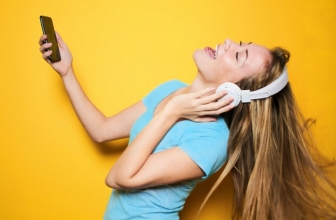 Tips  Menggunakan Headphone Agar Telinga Tetap Sehat
