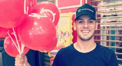 Christian Samuel Bantu Mahasiswa Cari Pondokan di Inggris