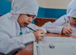 XL Axiata Bantu Renovasi Madrasah Tertua di Pontianak
