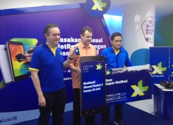 XIAOMI dan XL Bundling Redmi 2
