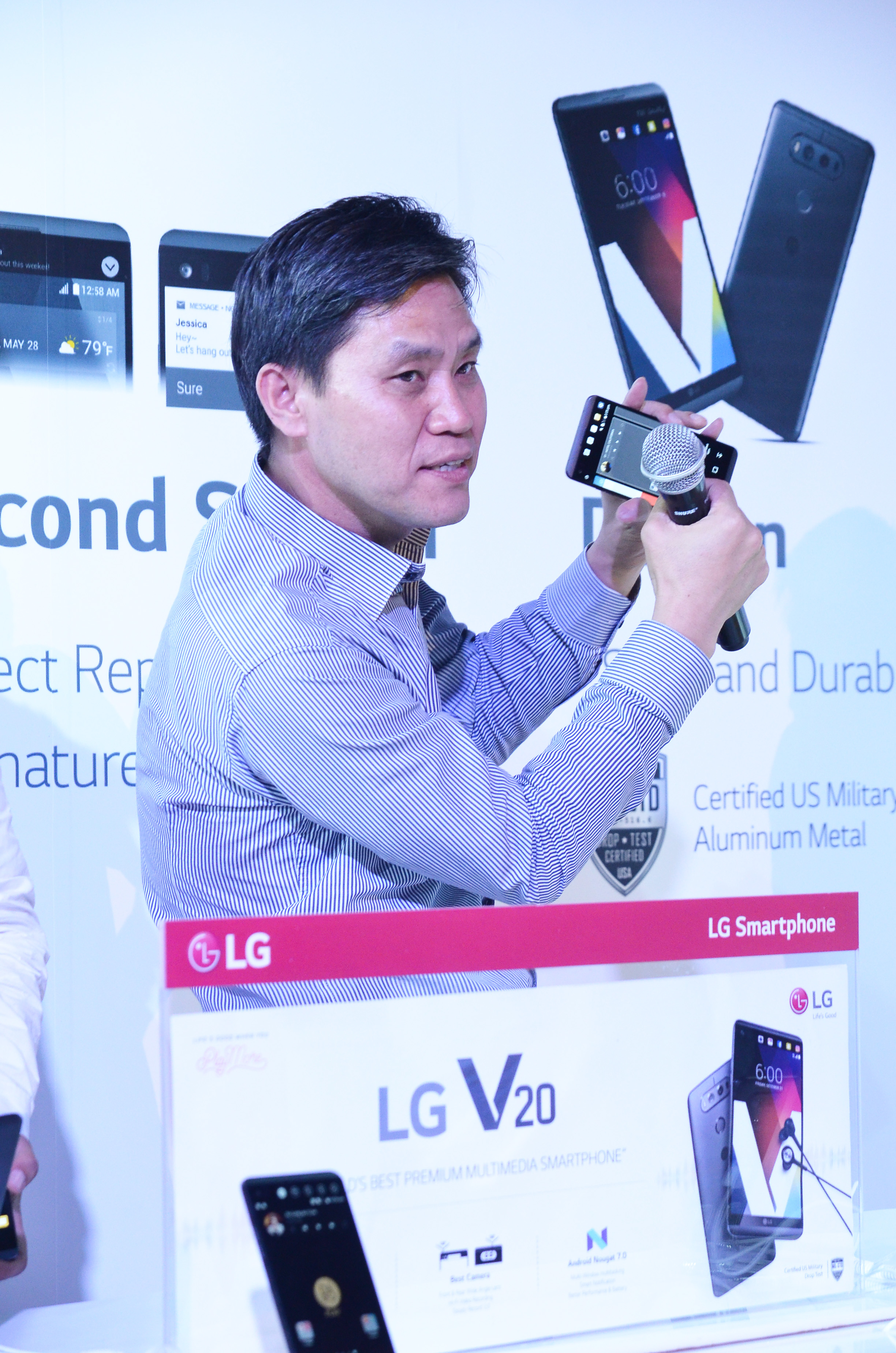 Tutup Tahun, LG Rilis Ponsel Bermultimedia Juara