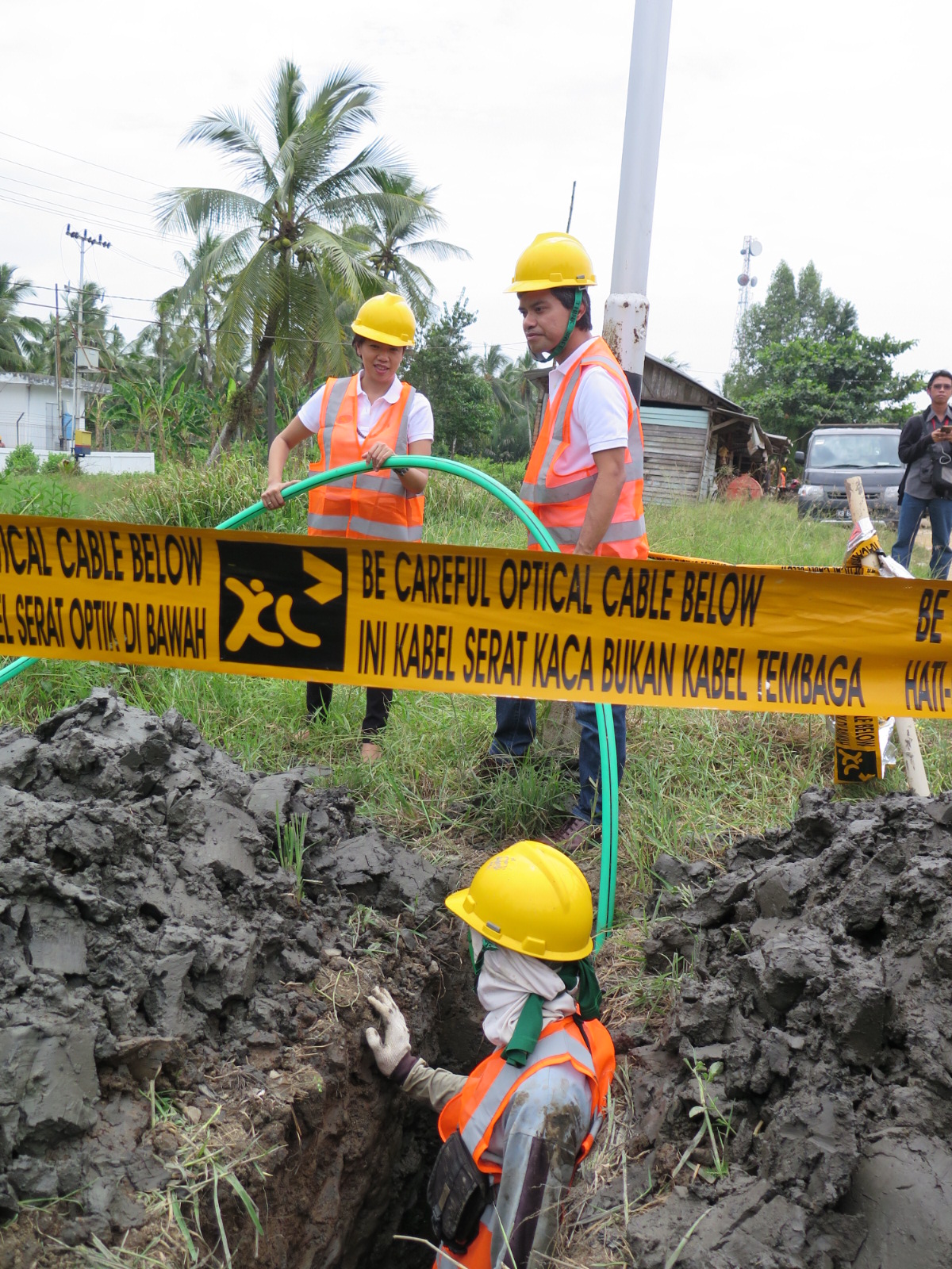 XL Axiata Bangun Ratusan KM Fiber Optic di Kalimantan