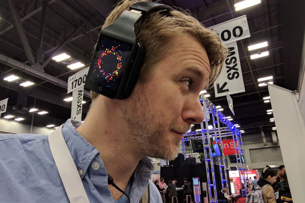 Telah Hadir Headphone Touchscreen Android