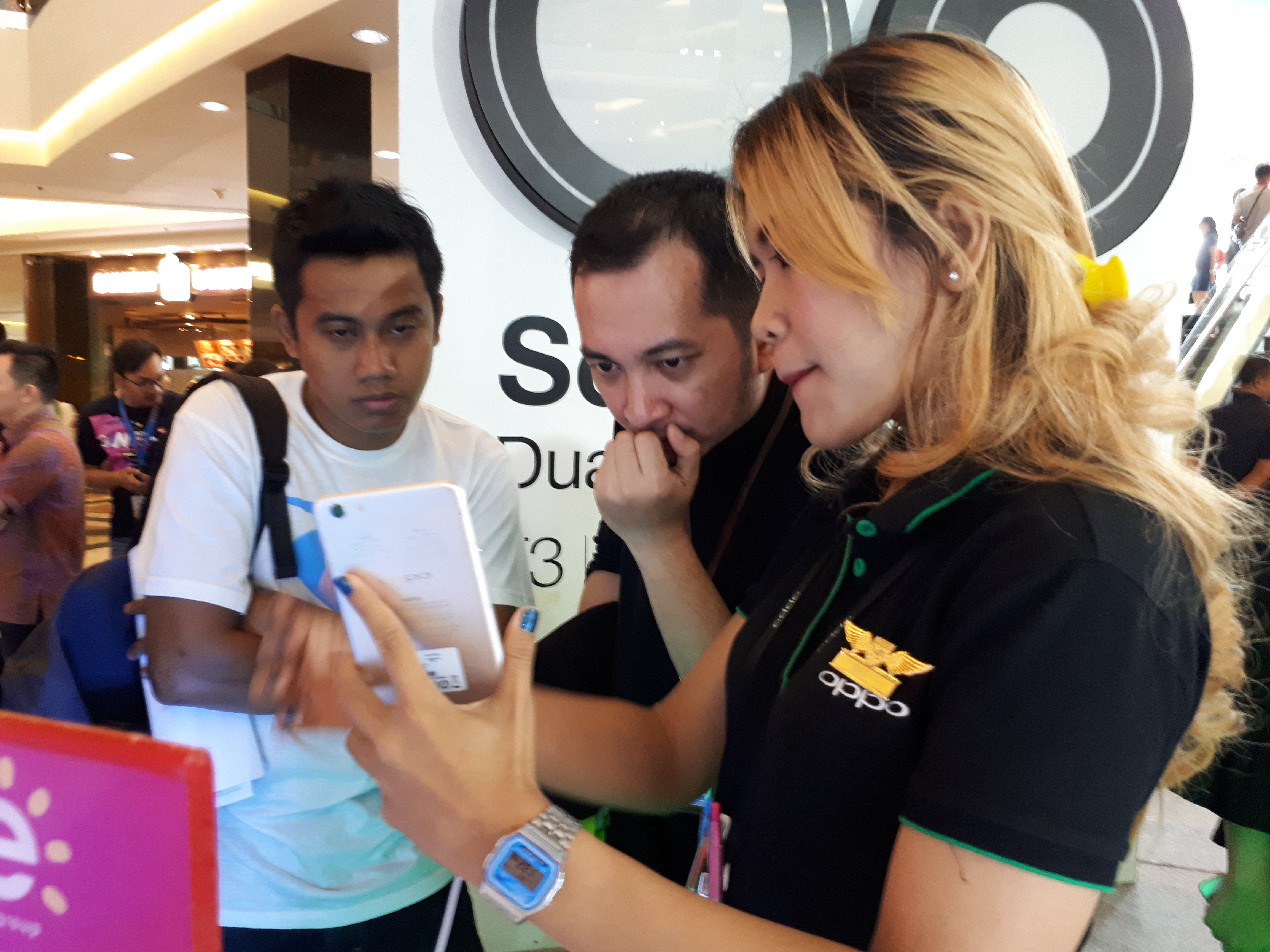 Gila, 8 Hari Oppo F3 Plus Ludes 13 Ribu Unit