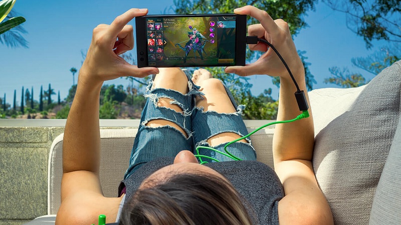 Razer Phone buat Mobile Gamers