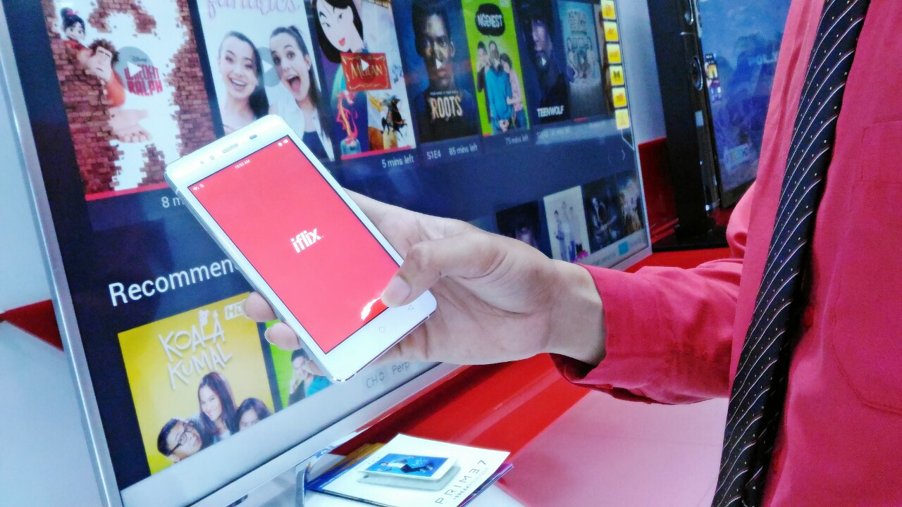 Polytron Beri Berlangganan iflix Selama Setahun