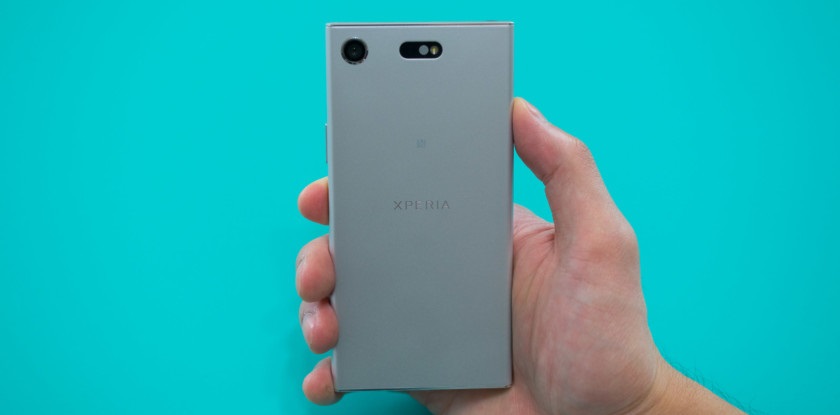 Sony Xperia XZ2 Compact Usung Rasio Layar 18:9