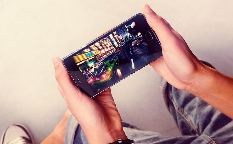 Tips Hemat Baterai Saat Bermain Game di Ponsel