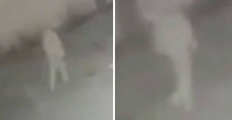 VIDEO: Hantu Pria Terekam Kamera CCTV
