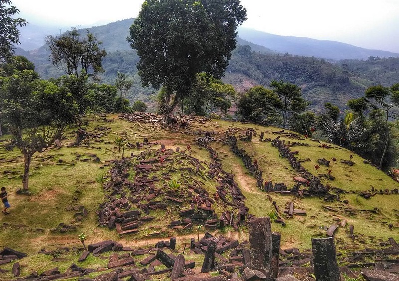 Studi Terbaru Sebut Gunung Padang Struktur Piramida Tertua di Dunia