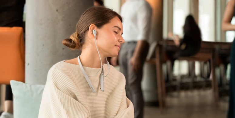 5 Keutamaan Headphone Sony WI-1000XM2