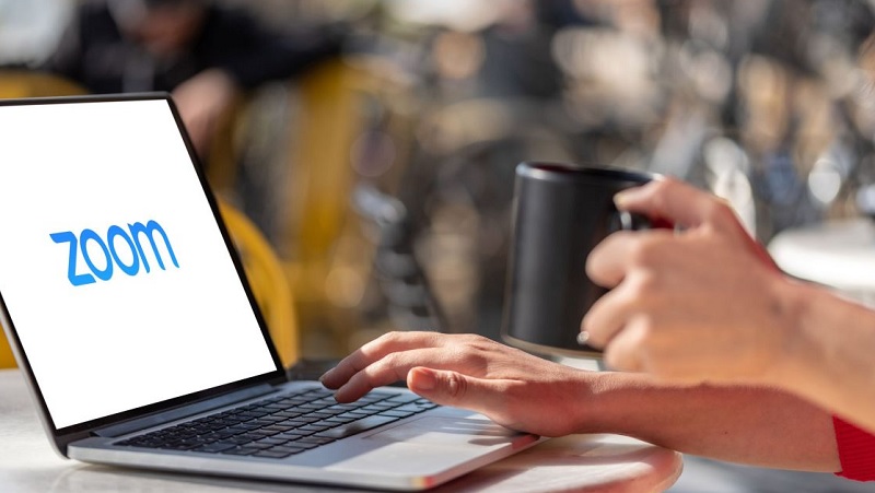 XL Corner: Tips Cepat Operasikan Zoom di Laptop