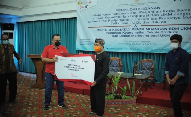 Telkomsel Bantu UKM “Go Digital”
