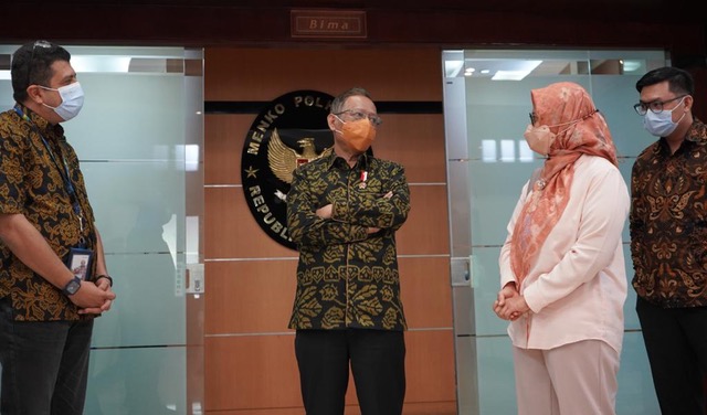 XL Axiata Donasikan 100 Laptop untuk Desa Digital