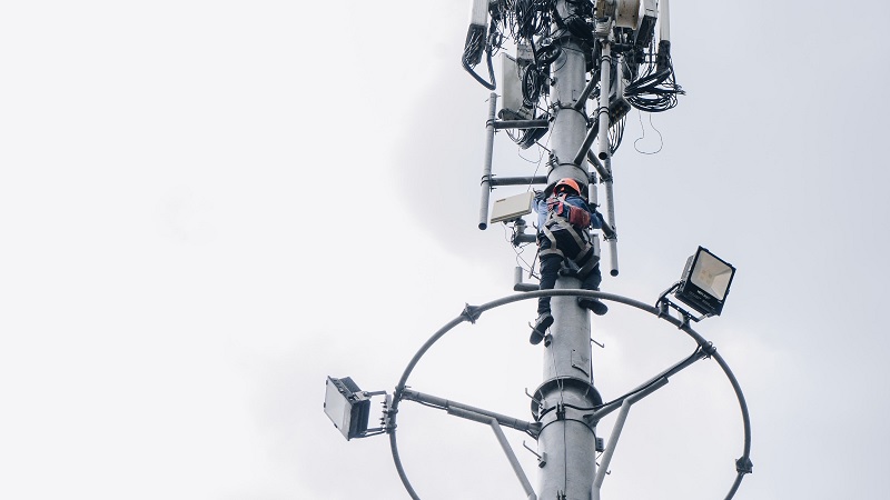 Smartfren Raih Pengalihan Spektrum Frekuensi 2,3 GHz