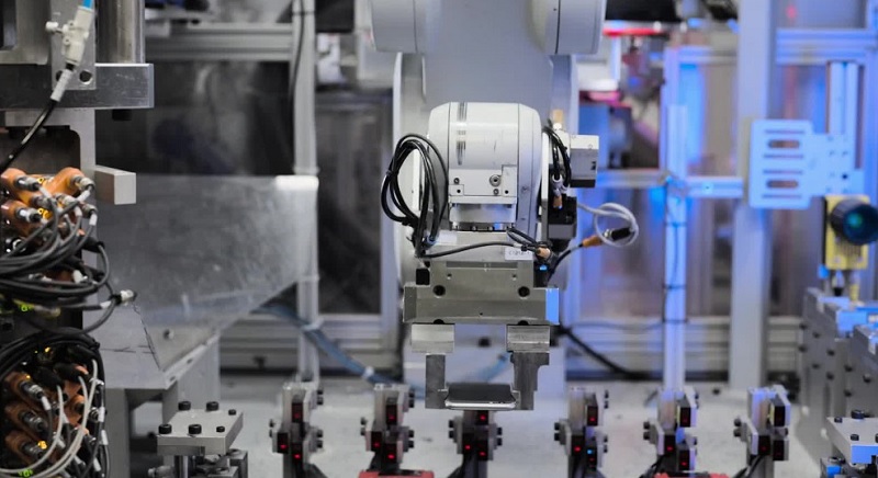 Apple Bakal Pindahkan Pabrik ke India